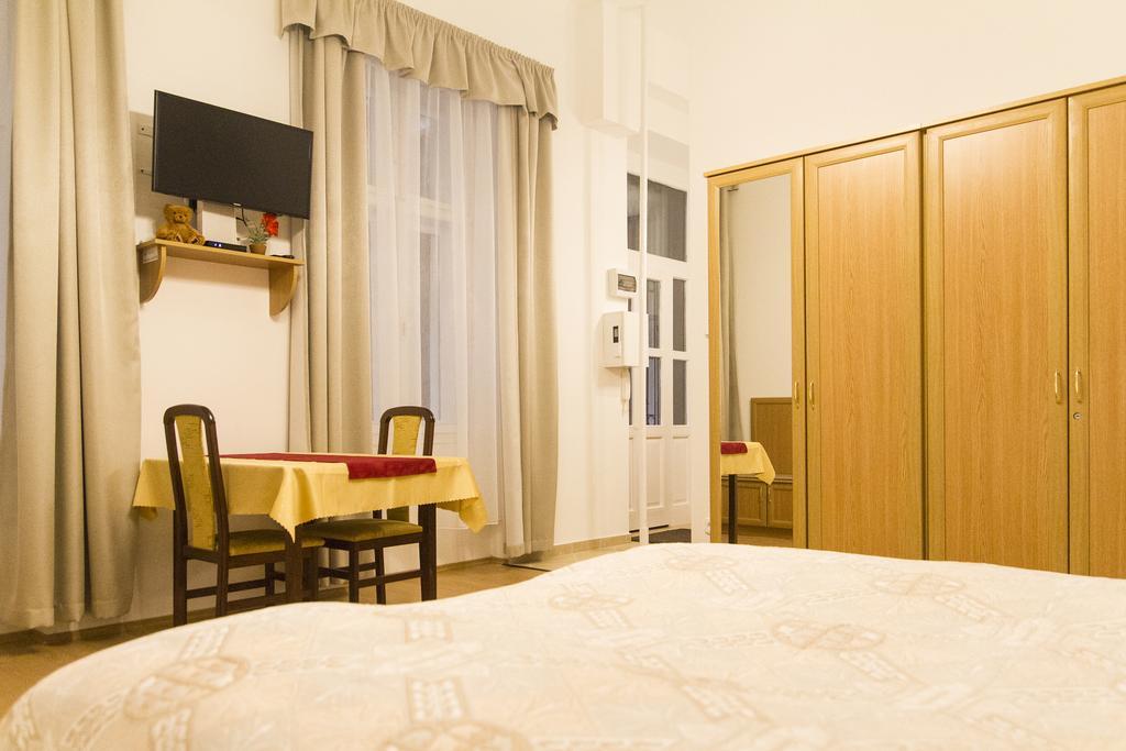 Authentic Klauzal Apartment Budapest Exterior foto