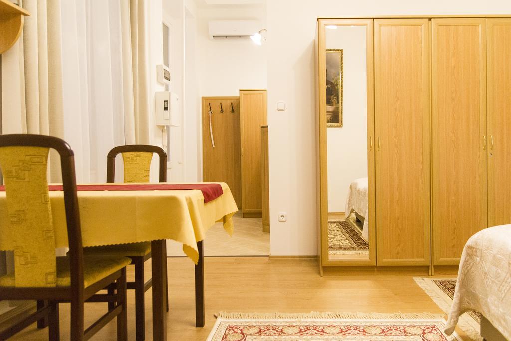 Authentic Klauzal Apartment Budapest Exterior foto