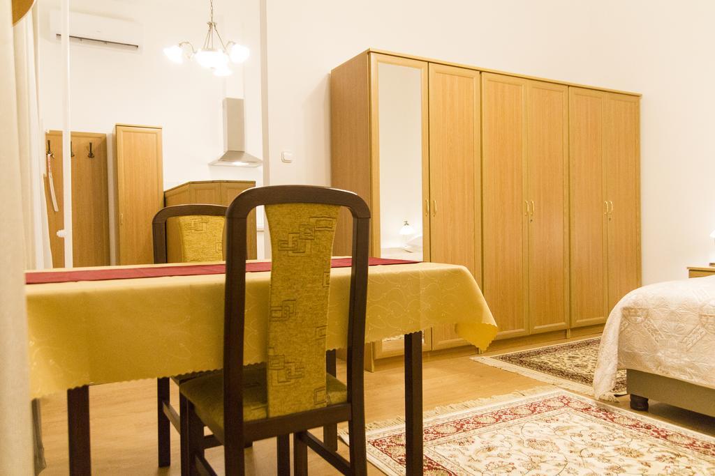 Authentic Klauzal Apartment Budapest Exterior foto